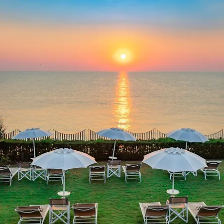 Baia Delphis Resort Vasto Exterior photo