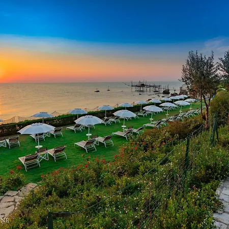 Baia Delphis Resort Vasto Exterior photo