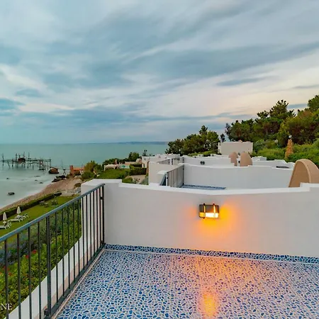 Baia Delphis Resort Vasto Exterior photo